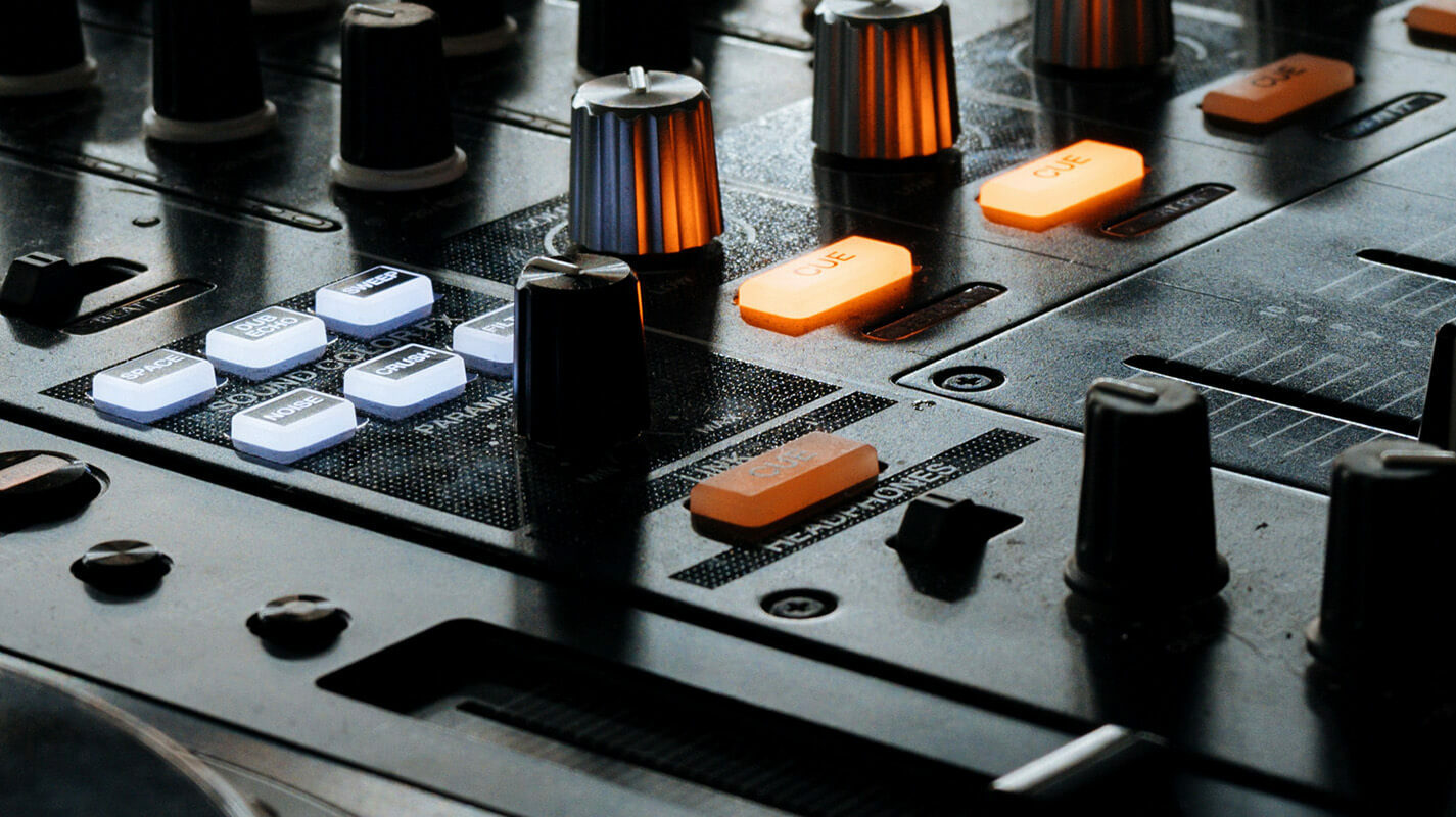 ProX XF-5X3048B 5-Panel Pro DJ Facade with Black Trim XF-5X3048B